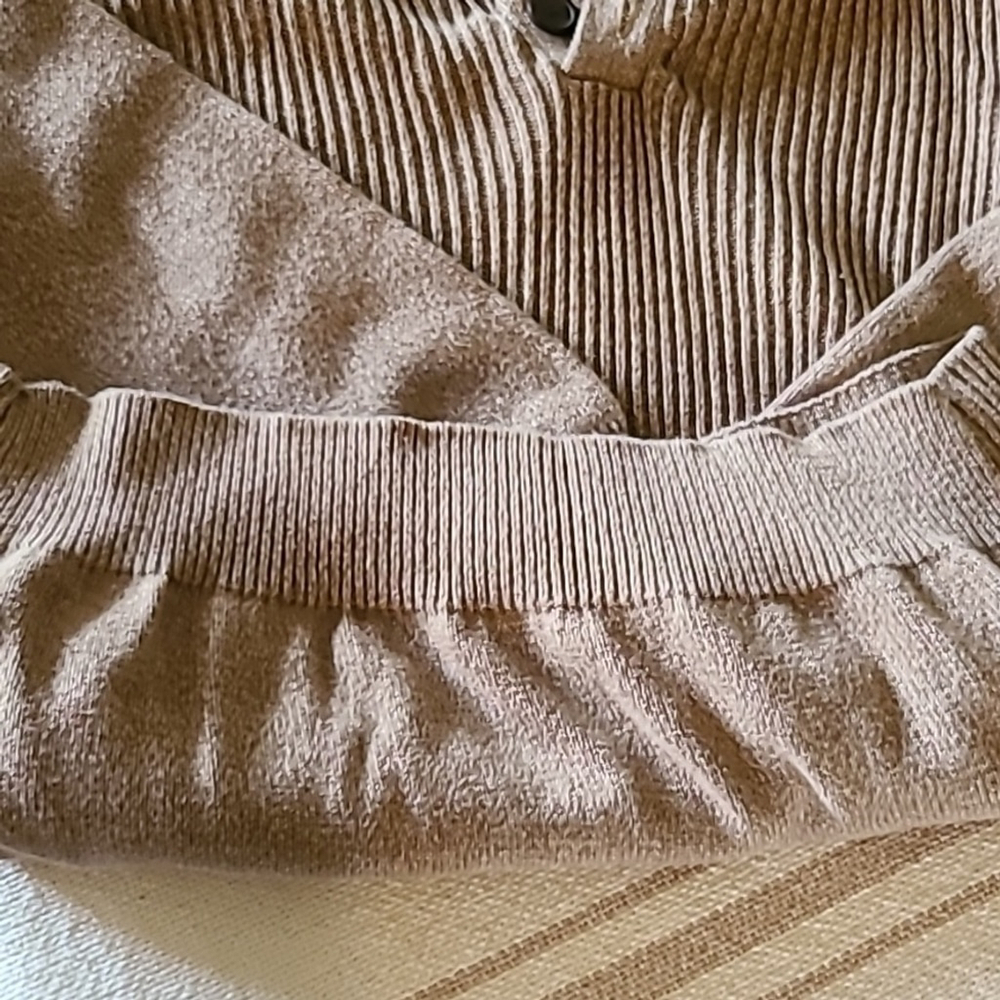 Oscar De LA Renta men's Sherpa collar sweater. Size M. Tan Henley knit.(#592) - Picture 6 of 13